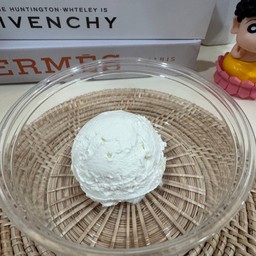 กรีกออริจินอล 1 scoop (แถมฟรี กราโนล่า + น้ำผึ้ง)