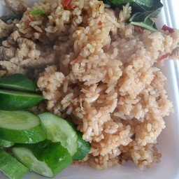 กระเพราหมูสับคลุกข้าว