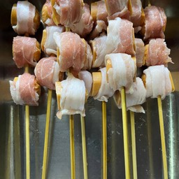 ไส้กรอกพันเบคอน