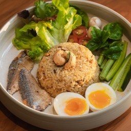 ข้าวผัดแกงไตปลาแห้ง