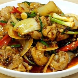 ข้าวไก่ผัดน้ำพริกเผา
