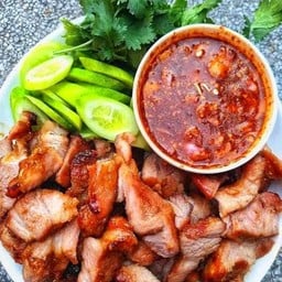 คอหมูย่างจิ้มแจ่ว