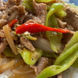 ผัดพริกอ่อนหมู