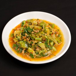 คั่วแคไก่/หมู Stir-Fried Bitter Bean with Chicken