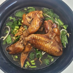 ก๋วยเตี๋ยวไก่น่อง+ปีก