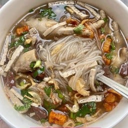 ก๋วยจั๊บญวนอุบล สาขา 4 ตลาดลาดสวาย ตลาดลาดสวาย