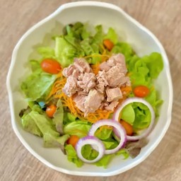 ทูน่าสลัด