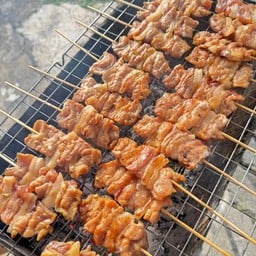 หมูปิ้งพี่แยม วงเวียนน้ำพุ