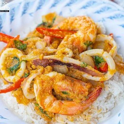 ข้าวราด ผัดผงกระหรี่ ทะเล