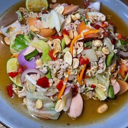 ยำมาม่า หมูสับ