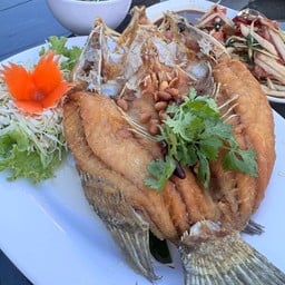 หัวสะพาน ร้านอาหารริมน้ำนนทบุรี -