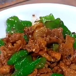 เนื้อนุ่มผัด พริกอ่อน