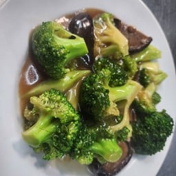 Stir Fried Broccoli With Oyster Sauce