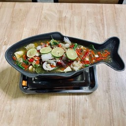 ปลาหมึกไข่นึ่งมะนาว.