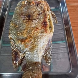 ปลาเผา +น้ำจิ้ม (ไม่มีขนมจีนและผัก)