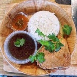 เจ้ใหญ่ไก่ต้มน้ำปลา (ตลาดดอนกลาง)