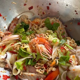 ยำมาม่ารวมมิตร