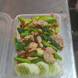 คะน้าหมูชิ้น