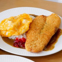 ข้าวแกงกะหรี่ญี่ปุ่น ปลาทอดไข่นุ่ม