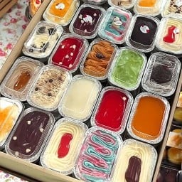 มันนี่เค้กหน้านิ่มชากาแฟ&ลูกชิ้นนึ่งสมุนไพร