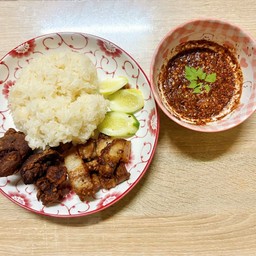 ภัควดีหมูทอด จอมทอง