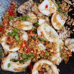 ข้าว+หมึกคั่วพริกเกลือ