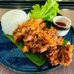 ข้าวหมูทอด