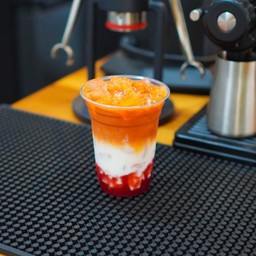 ชาไทยนมสดสตอเบอรี่