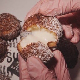 Osaka Crispy Cream Puff