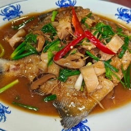 ปลาเต๋าเต้ยเจี๋ยนน้ำแดง