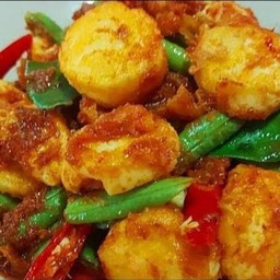 ผัดพริกแกงเต้าหู้ไข่ถั่วฟักยาวราดข้าวมังสวิรัต