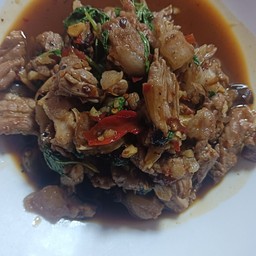 กระเพราเนื้อเป็นกับข้าว