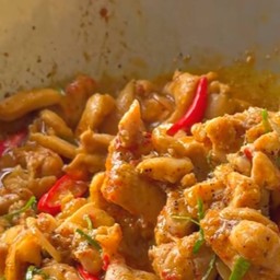 ผัดเผ็ดไก่ข่าอ่อน