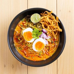 ข้าวซอยไข่ต้ม