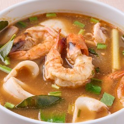 ต้มยำทะเล (กุ้ง+ปลาหมึก)