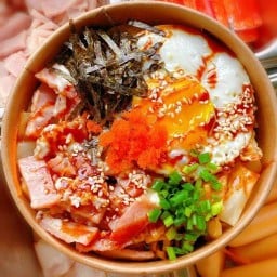 บะหมี่มาม่าเกาหลีอาบชีสลาวา เผ็ดร้อนเกาหลี ชีสเยิ้มเต็มคำ