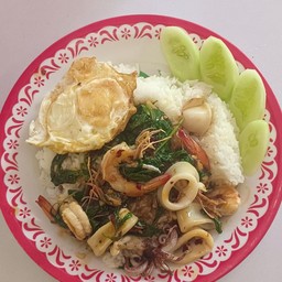 ร้าน โกหนุ่ม  อาหารตามสั่ง