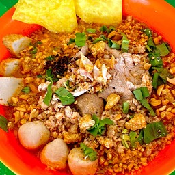 ก๋วยเตี๋ยวหมูสับต้มยำ