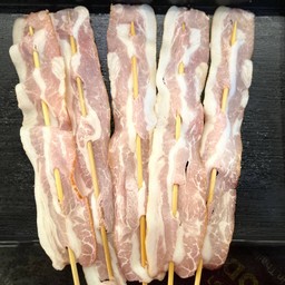 A017 เบคอนรมควัน