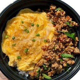 ข้าวไข่เจียวทรงเครื่อง-บ้านคุณยาย