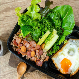 เบค่อน หมูสับ คั่วพริกกระเทียม (Keto)