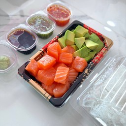 แซลมอนเต๋า100g+อาโวคาโด้