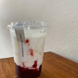 สตอเบอร์รี่นมสด