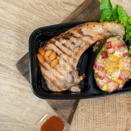 พอร์คช๊อบย่าง อโวคาโดไข่เบค่อน (Keto)