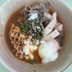 มาม่าหมูต้มยำ