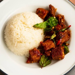 กะเพราหมูกรอบ