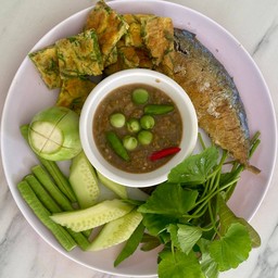 น้ำพริกกะปิปลาทู ไข่เจียวชะอม