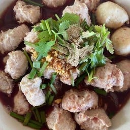 เกาเหลาน้ำตกหมูเด้ง