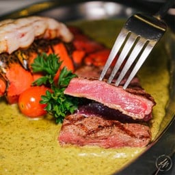Le Boeuf The Steak & Fries Bistro อารีย์
