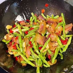 ถั่วแขกกับเนื้อเค็ม